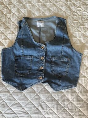 Celebrity Pink Light Wash Denim Vest XL